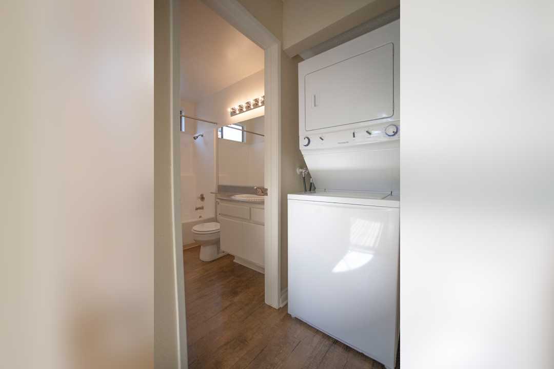 Lakeview Village - 107 S Lewis St Lake Elsinore Ca Apartments For Rent Rentcom