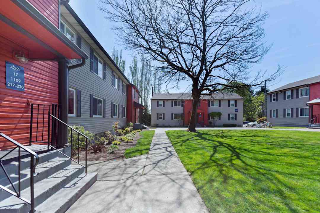 Alcove At Seahurst 1101 Sw 139th St Burien Wa Apartments For Rent Rent Com