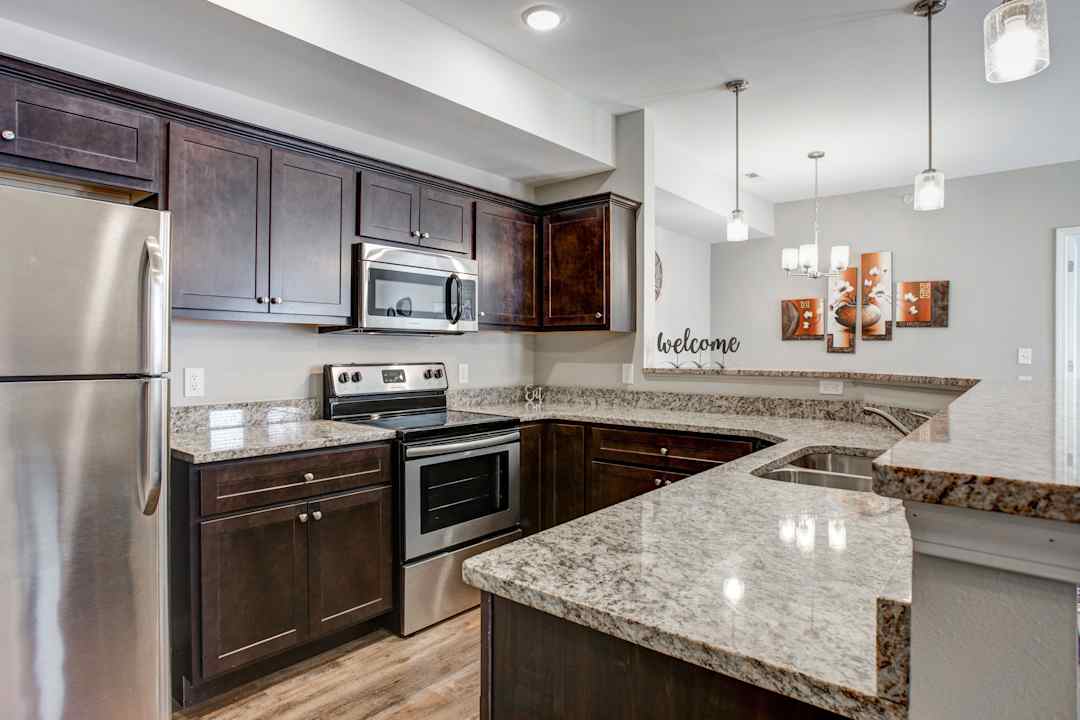 Columbia Bluffs Luxury Apartments 2633 Columbia Lakes Dr Columbia Il Apartments For Rent Rent Com