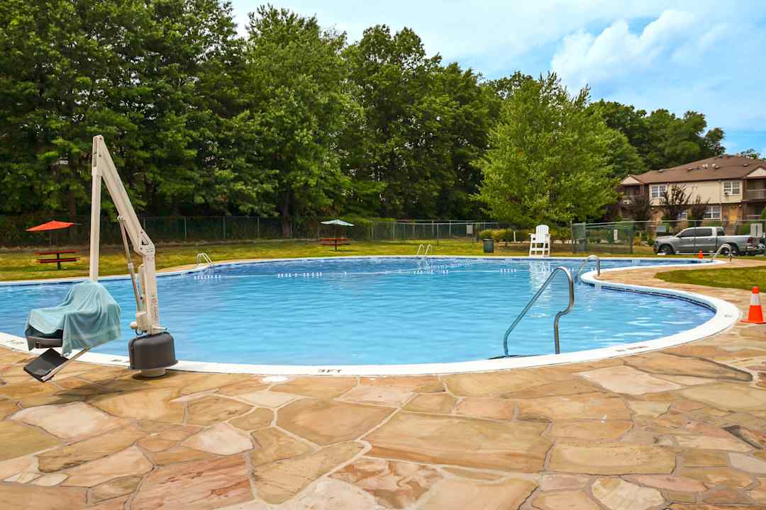 Woodbridge Center Plaza 1605 Plaza Dr Woodbridge, NJ Apartments for