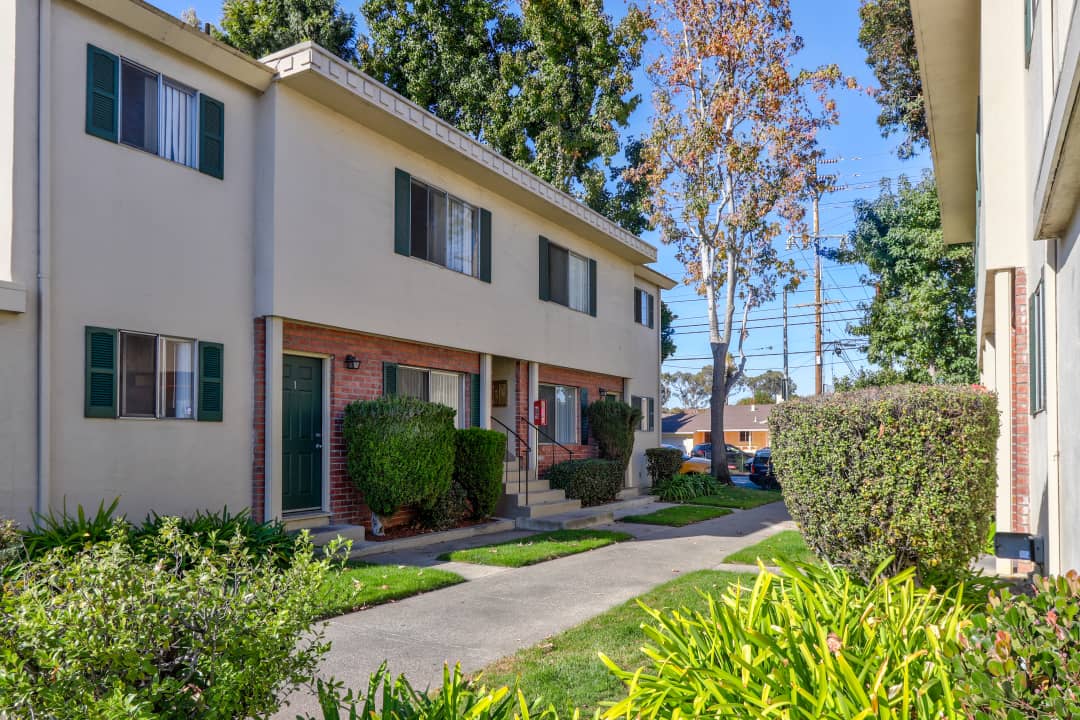 Colonial Garden Apartments - San Mateo Ca 94401
