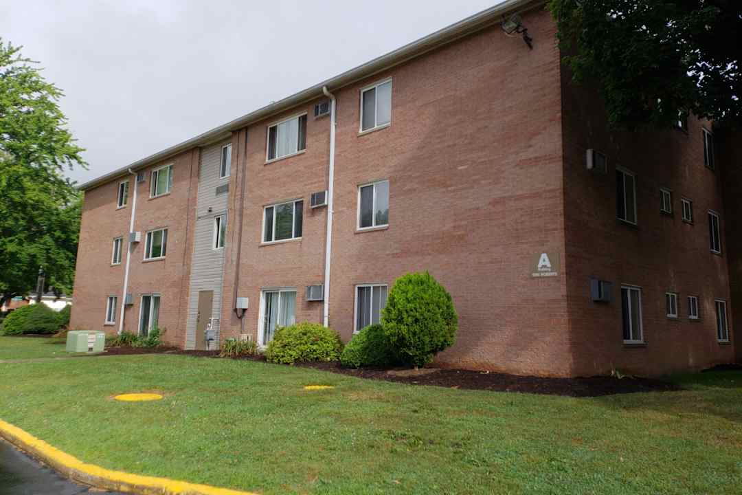 stonegate place apartments warren oh 44485
