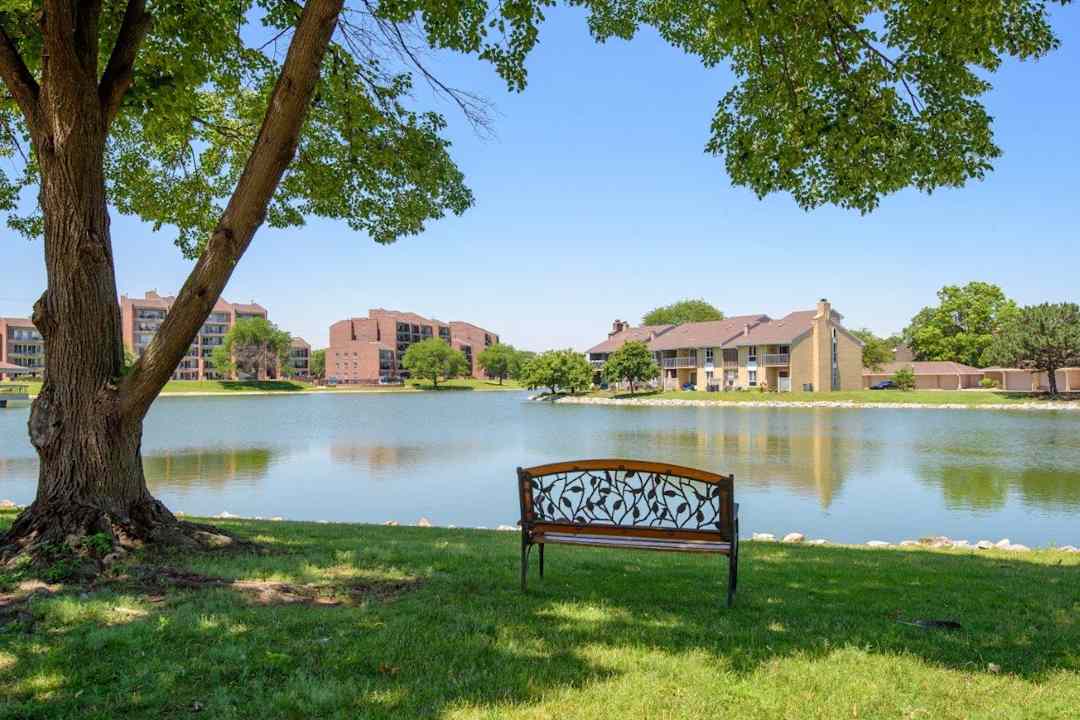 regency lakeside apartment homes omaha ne 68114