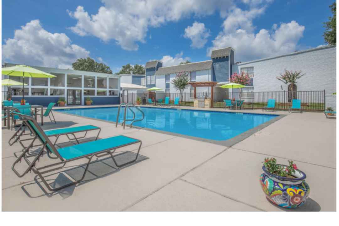 Whispering Oaks 1200 N Loop 336 W Conroe Tx Apartments For Rent Rent Com