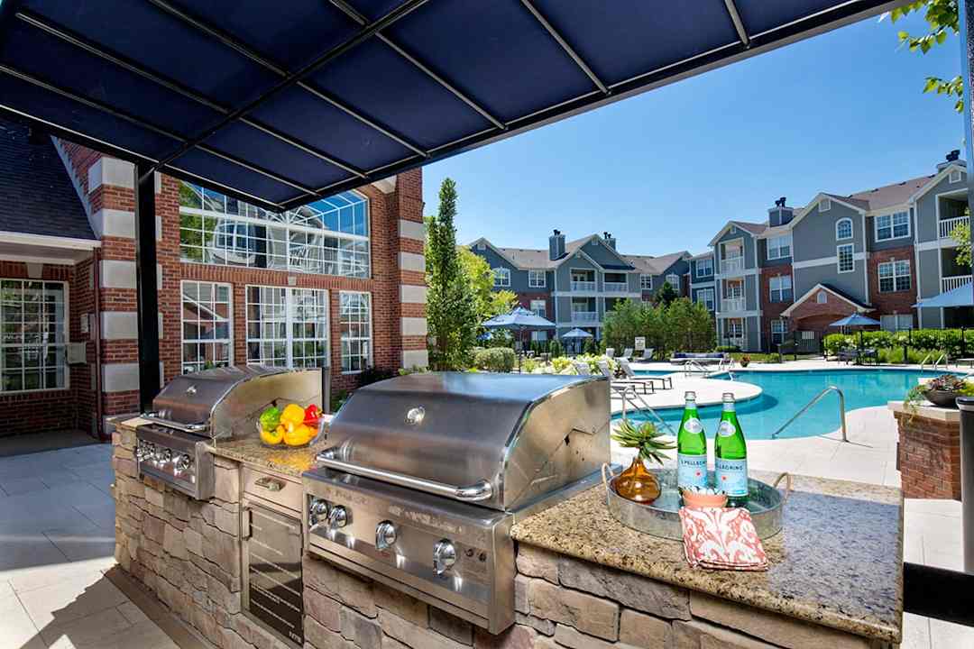 Lake Clearwater Apartments - Indianapolis In 46240