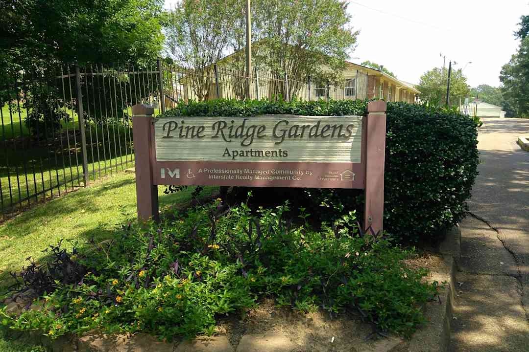 ridge garden apartments reviews