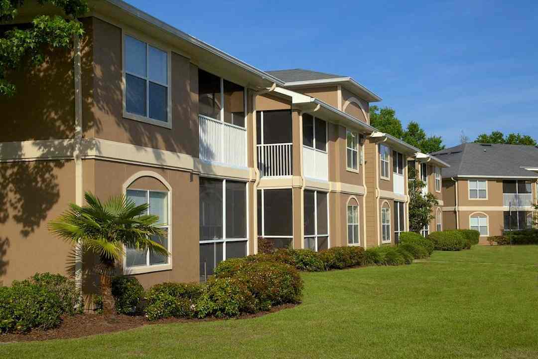 Crest View At Oakleigh 8990 N Davis Hwy Pensacola Fl Apartments For Rent Rent Com