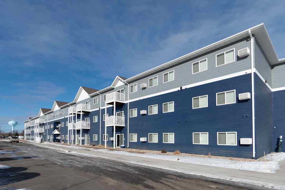 the oaks apartments watertown sd 57201