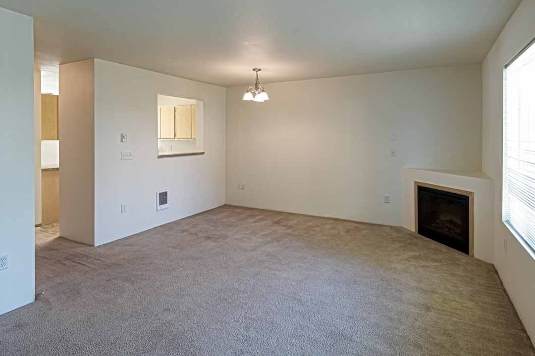 Beau Rivage 4909 E Upriver Dr Spokane Wa Apartments For Rent Rent Com