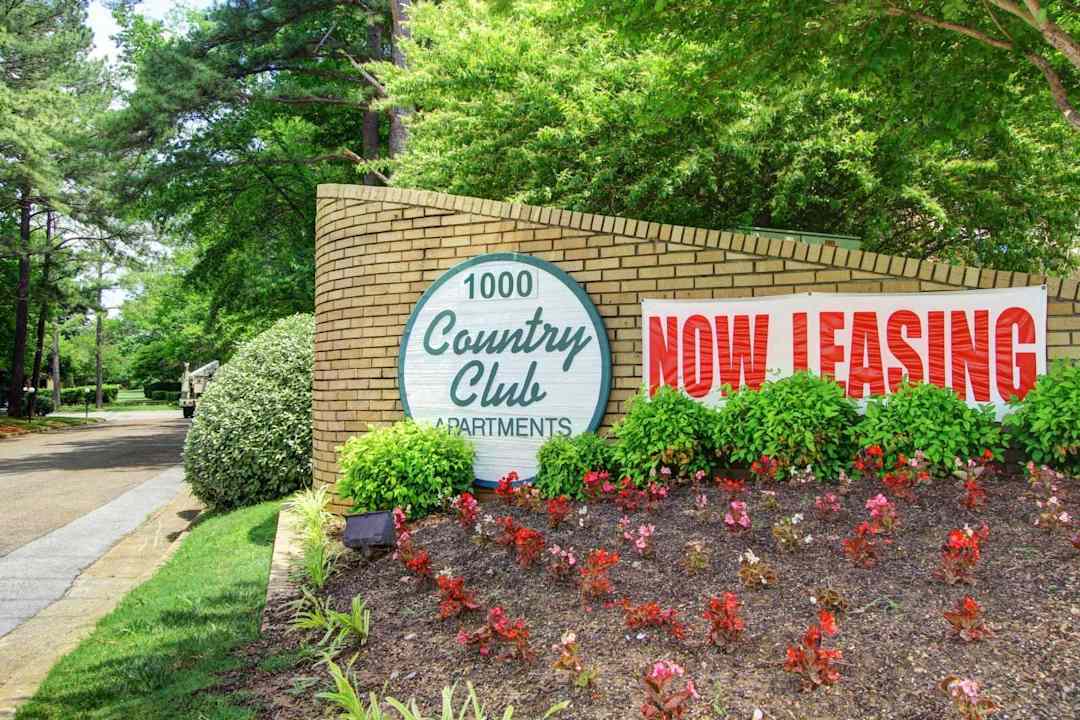 Country Club Apartments - Huntsville, AL 35802