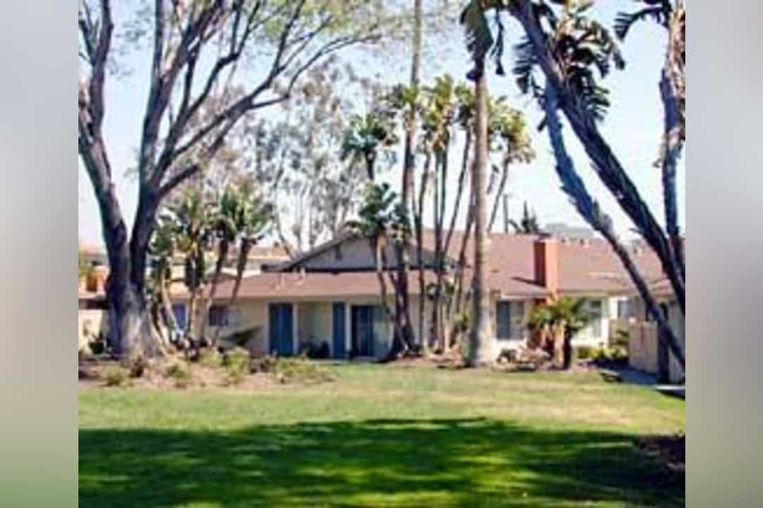 Arroyo Vista Apts 12242 12352 Haster Street Garden Grove Ca Apartments For Rent Rent Com
