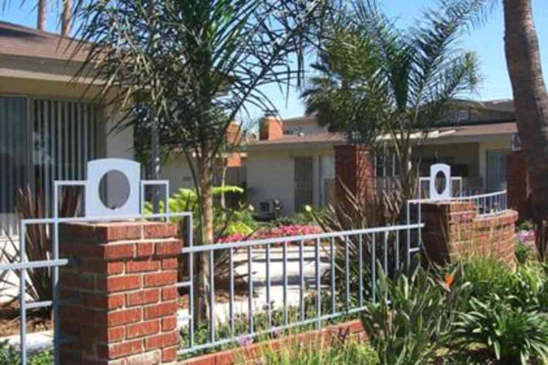 Arroyo Vista Apts 12242 12352 Haster Street Garden Grove Ca Apartments For Rent Rent Com