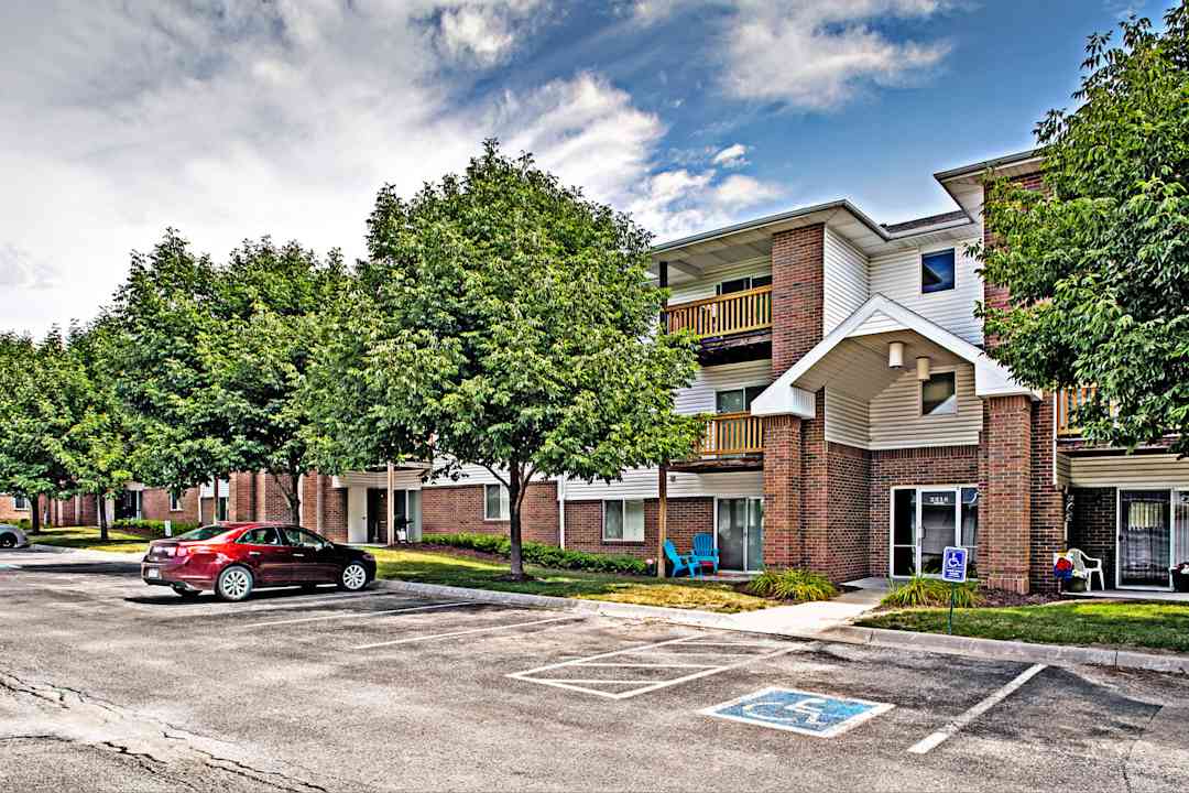 Highland Meadows 2202 Gregg Rd Bellevue Ne Apartments For Rent Rent Com
