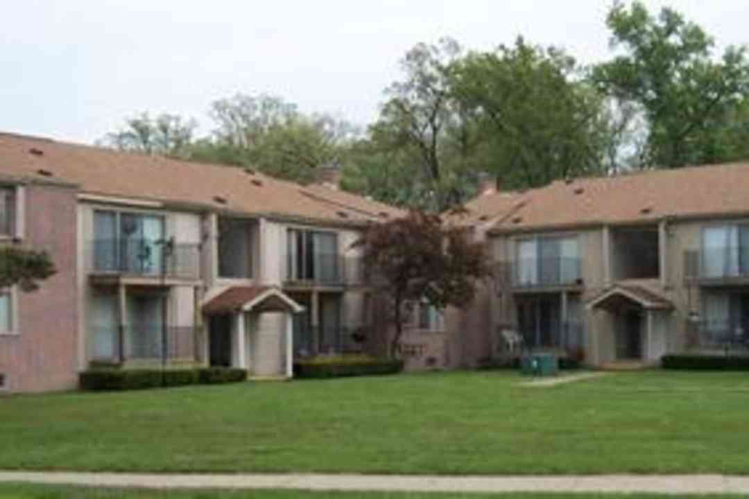 brownstown square apartments 20205 telegraph rd romulus mi apartments for rent rent com