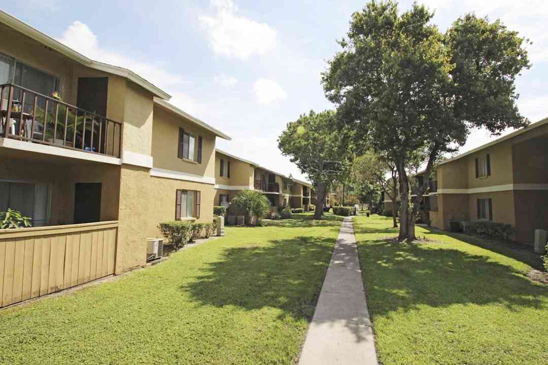 brittany bay apartments largo fl 33770