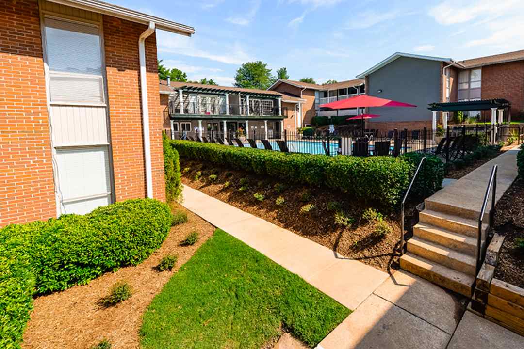 Park At Calabria 100 Pelham Rd Greenville Sc Apartments For Rent Rent Com