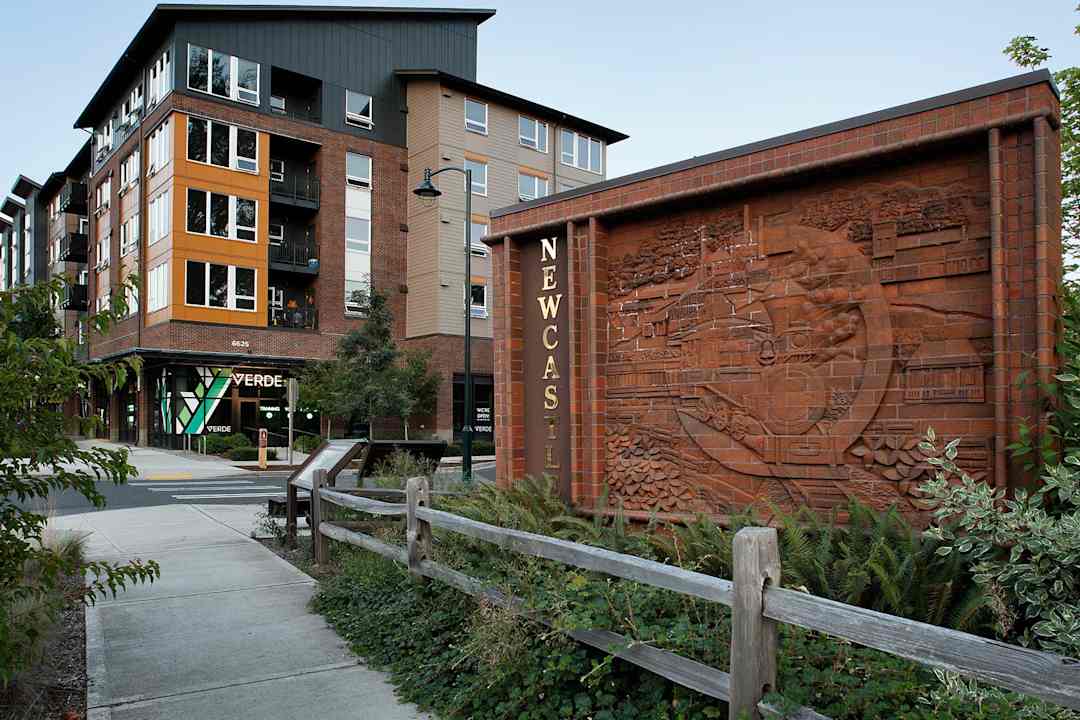 Avalon Newcastle Commons 6620 Coal Creek Pkwy Se Newcastle Wa Apartments For Rent Rent Com