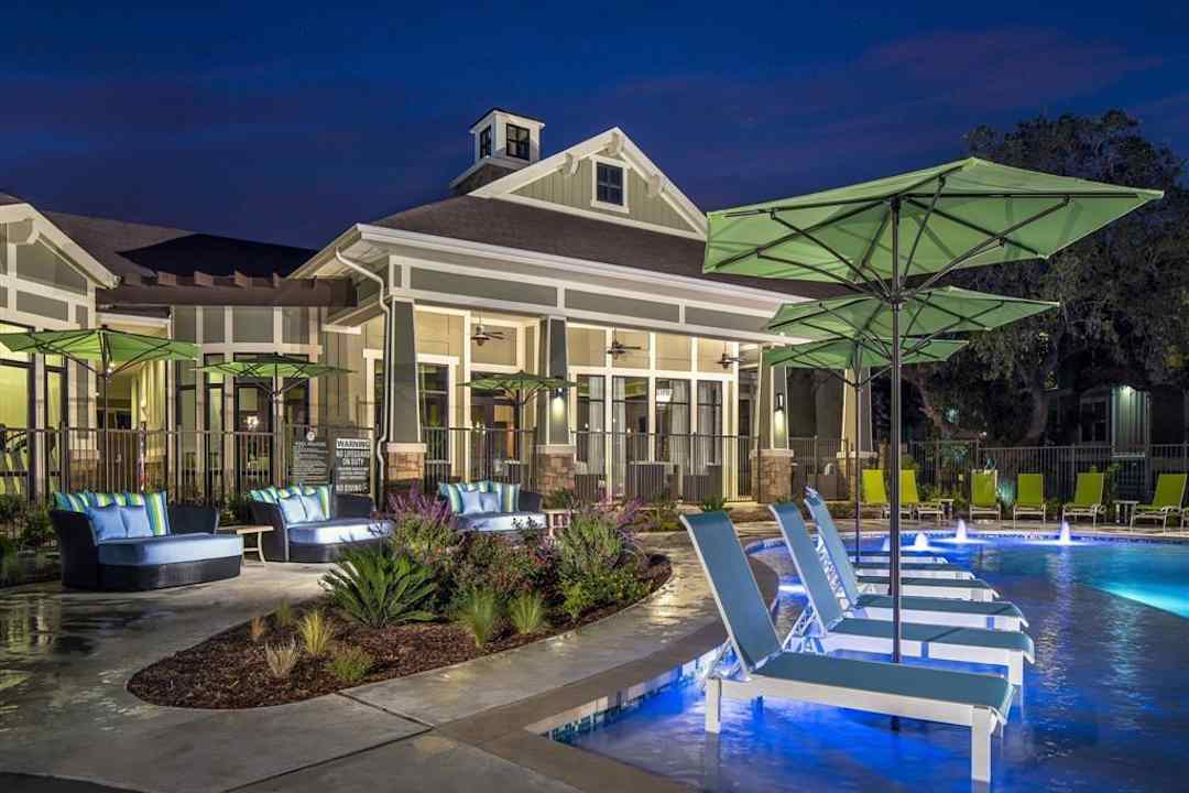 thirty oaks apartments