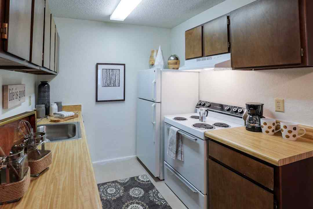 fox run apartments wichita ks 67207