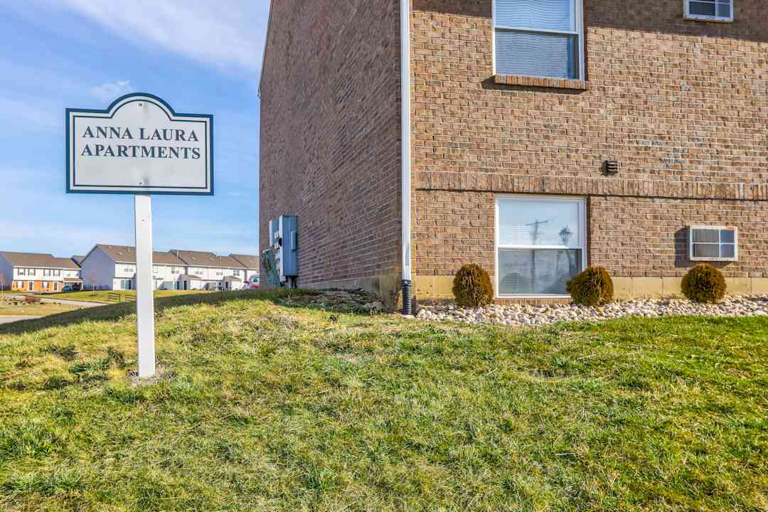 Anna Laura Apartments 3873 Hillsboro Dr Beavercreek Oh Apartments For Rent Rent Com