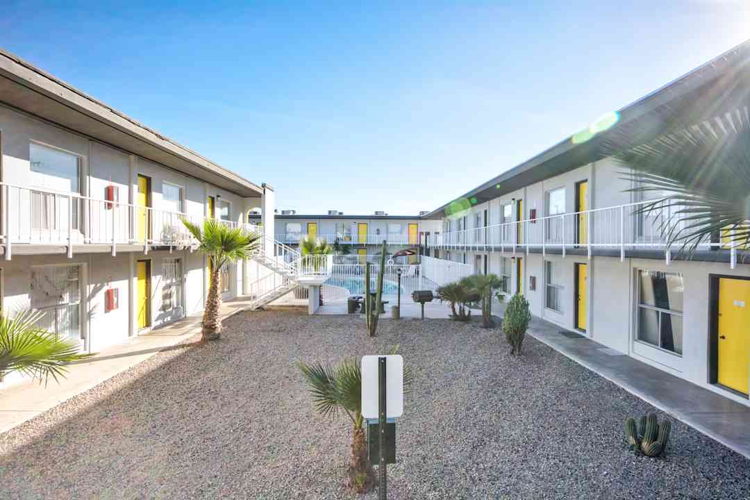 Alvernon Manor 919 N Alvernon Way Tucson Az Apartments For Rent Rent Com