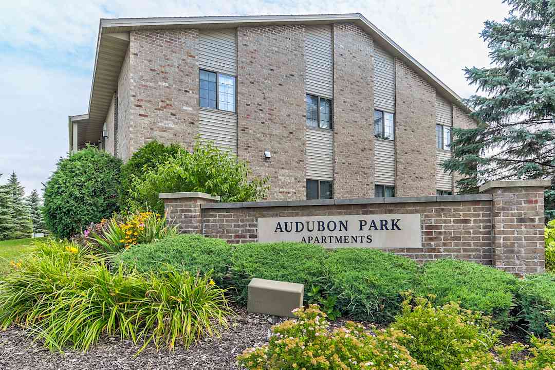 Audubon Park Apartments And Townhouses 201 Air Park Dr Watertown Wi Apartments For Rent Rent Com