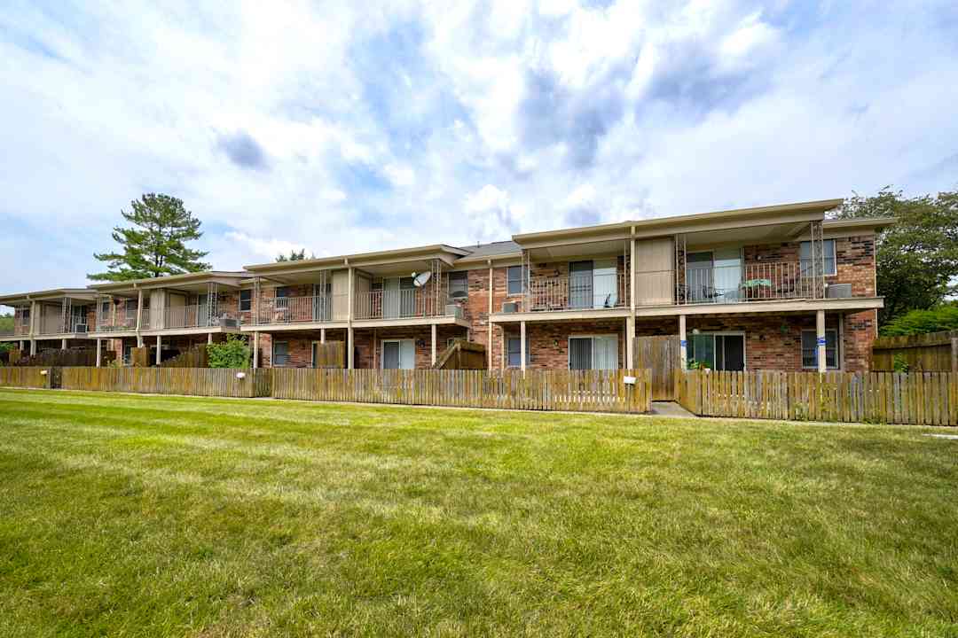 meridian lakes apartments indianapolis in 46260