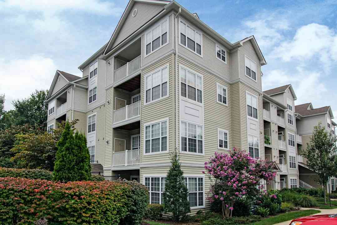 The Villages At Decoverly 9901 Gable Ridge Ter Rockville Md Apartments For Rent Rent Com