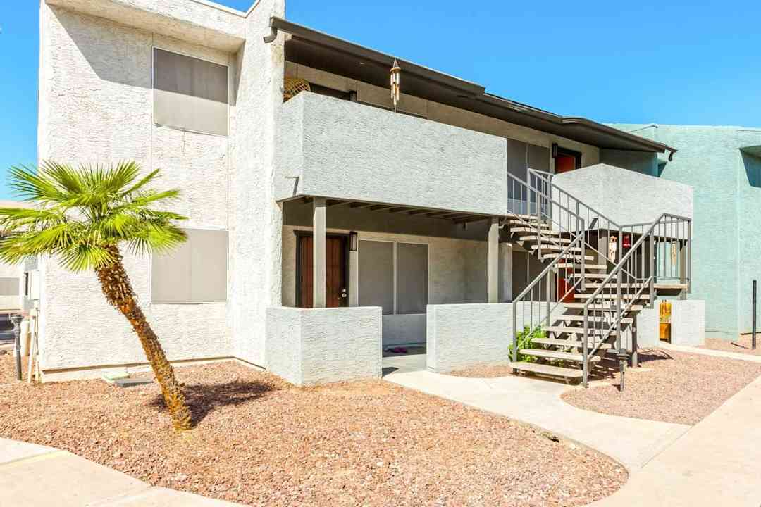 Azura Apartments 2800 W Sahuaro Dr Phoenix Az Apartments For Rent Rent Com