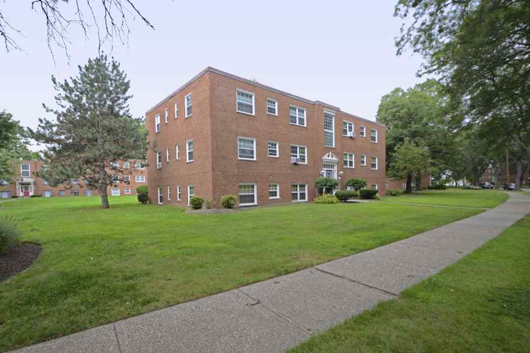 broadview gardens apartments cleveland oh 44109