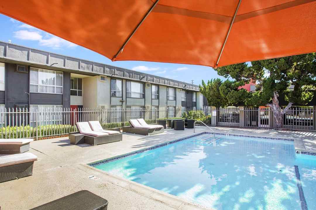 Allure Canoga Park 21315 Roscoe Blvd Canoga Park Ca Apartments For Rent Rent Com