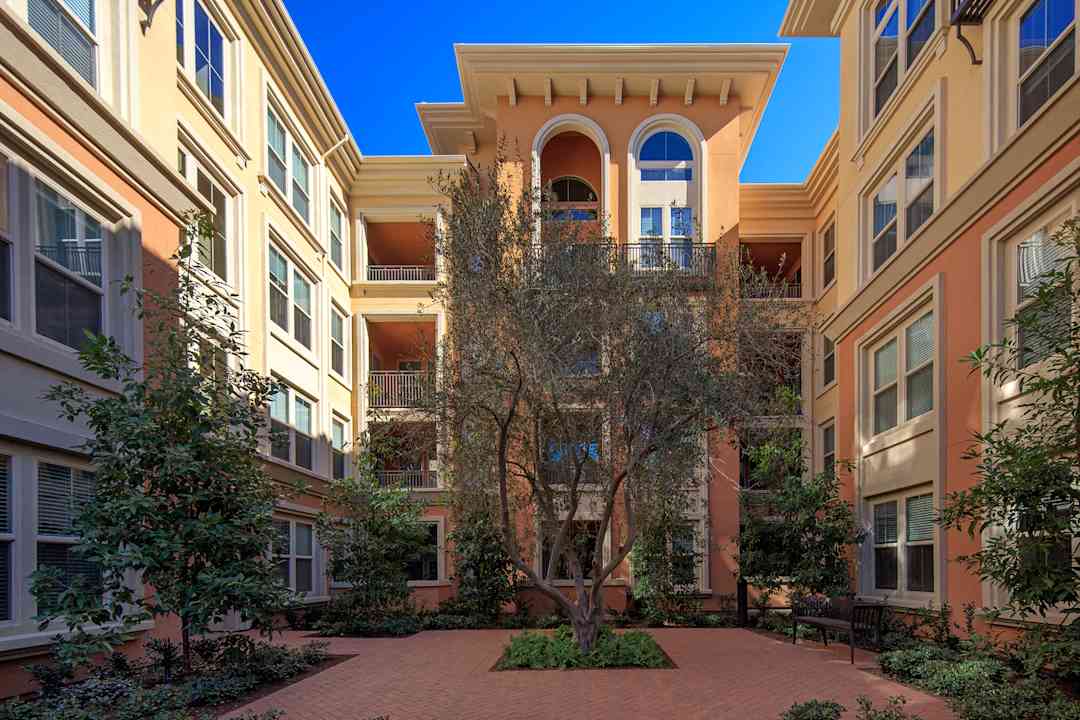 gateway apartment homes 299 n state college blvd orange ca apartments for rent rent com