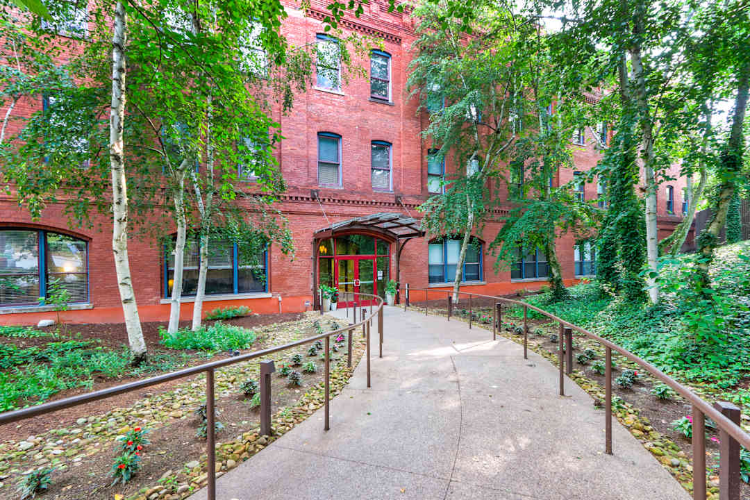 Shadyside Commons 401 Amberson Ave Pittsburgh, PA Apartments for