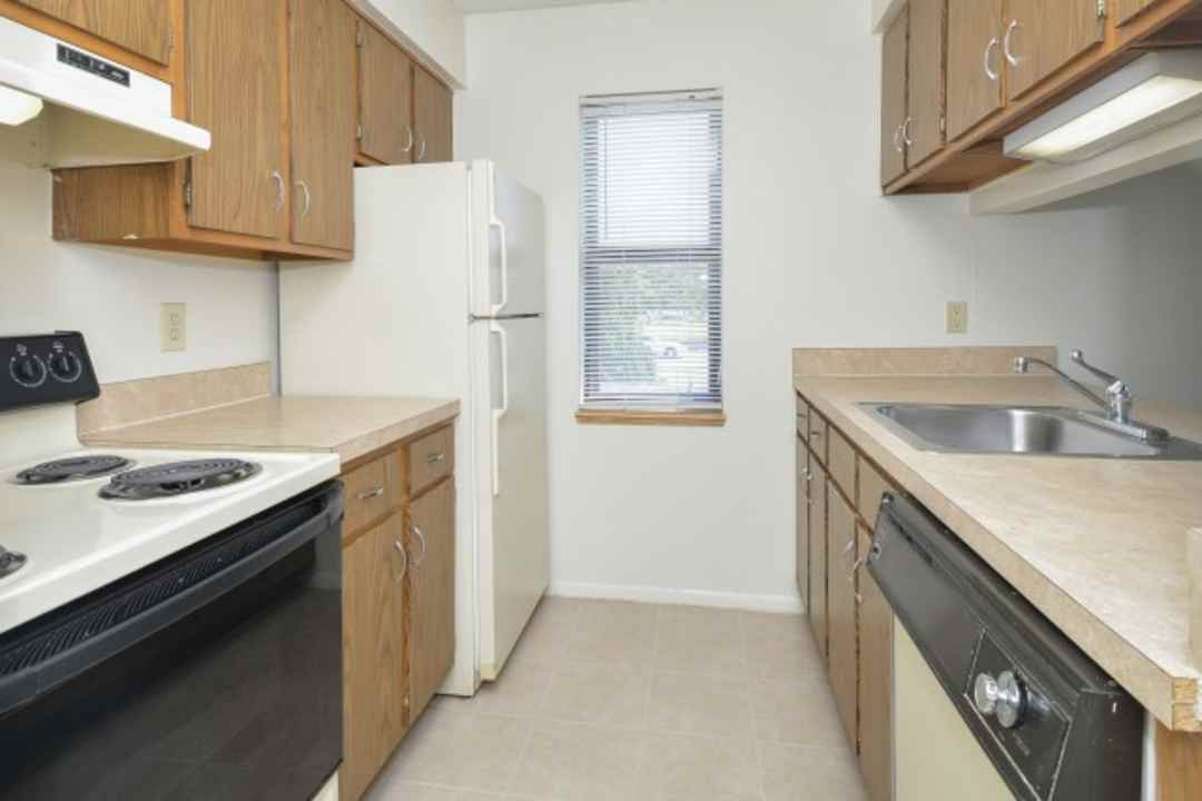 Eagle Creek Apartments - Wichita Ks 67207