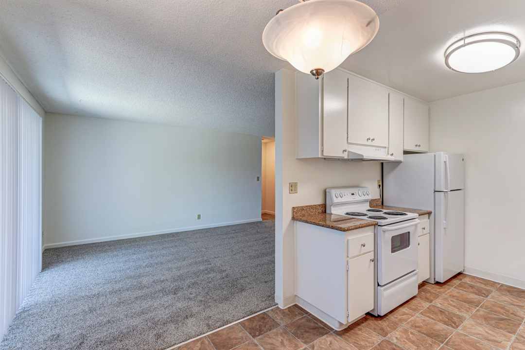 Lakeview Apartments 4205 Mowry Ave Fremont Ca Apartments For Rent Rent Com