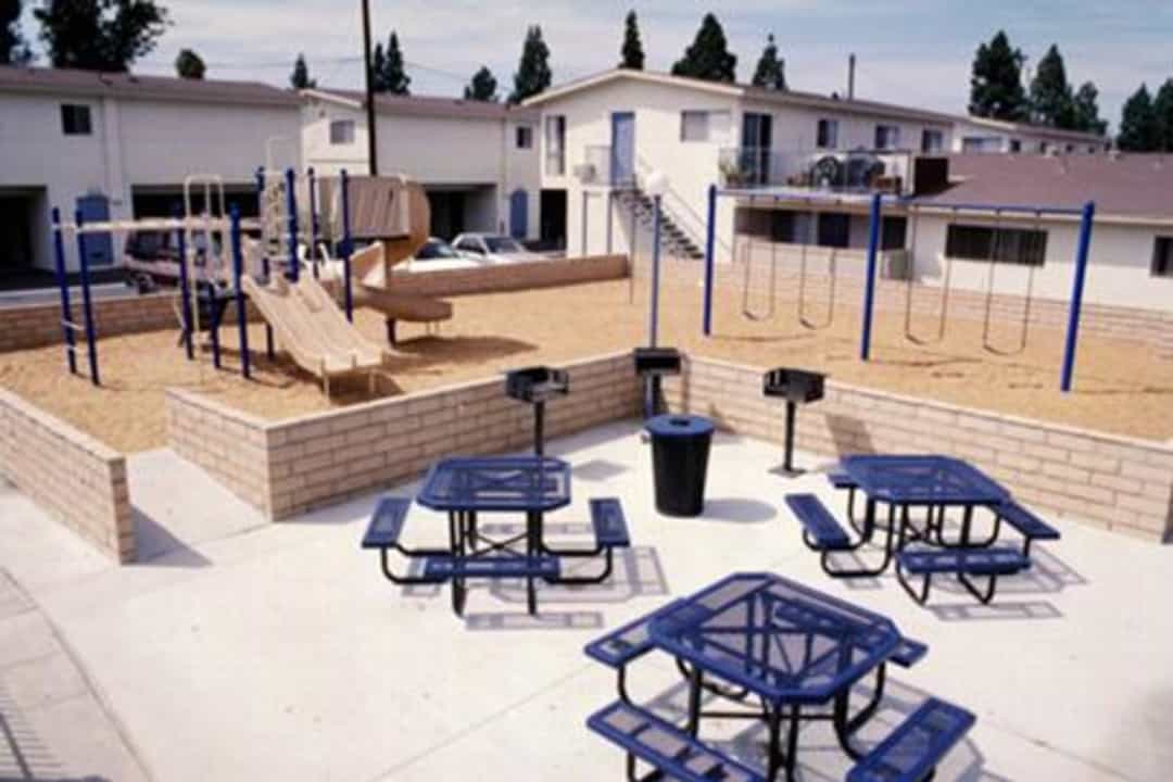 Arroyo Vista Apts 12242 12352 Haster Street Garden Grove Ca Apartments For Rent Rent Com