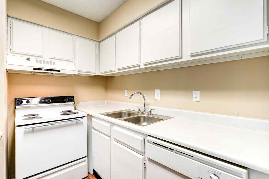 Baker Station 300 Bakertown Rd Antioch Tn Apartments For Rent Rent Com