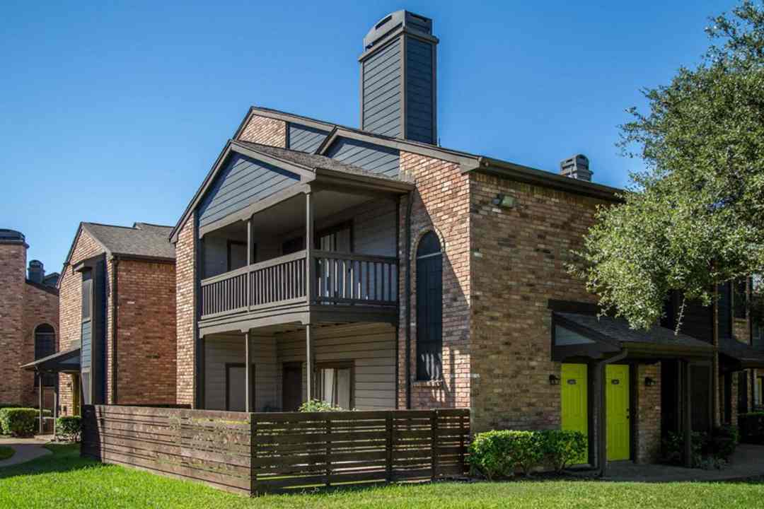 Balcones Club Apartments 9218 Balcones Club Dr Austin Tx Apartments For Rent Rent Com