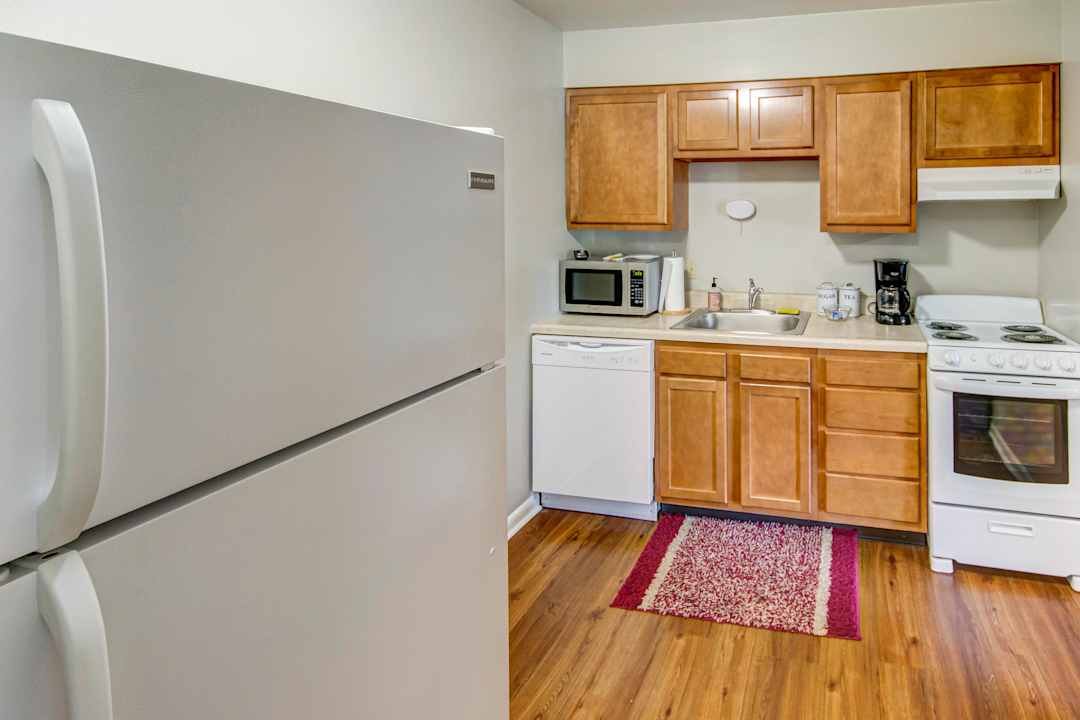 Ferguson Woods 2982 Four Towers Drive 8 Cincinnati Oh Apartments For Rent Rent Com