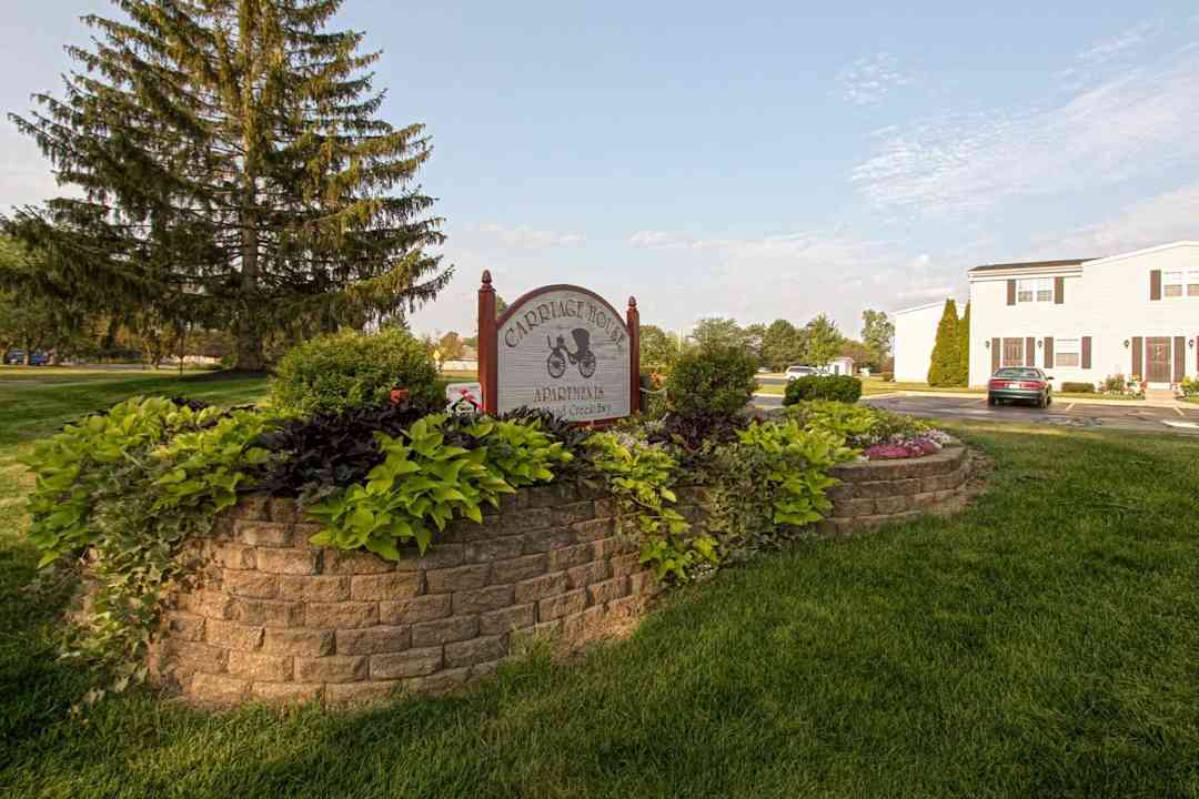Carriage House Apartments - 122 Sand Creek Hwy Adrian Mi Apartments For Rent Rentcom