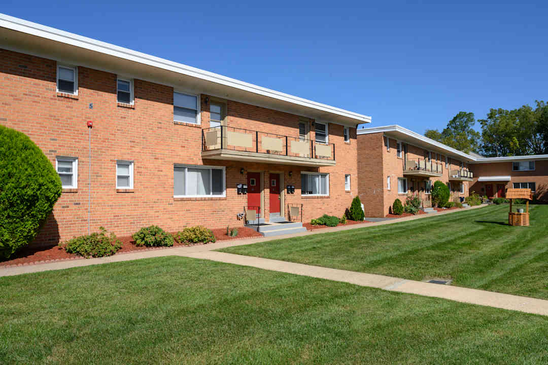 Alpine Court Apartments 401 East Atlantic Ave Stratford Nj Apartments For Rent Rent Com