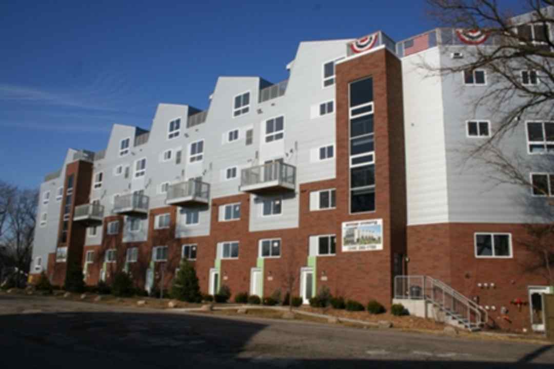 amber crossing townhomes and lofts apartments royal oak mi 48067
