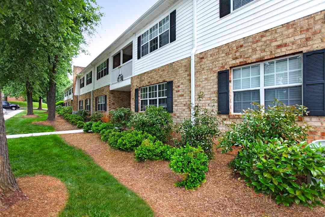 sumter square 613 charleston rd raleigh nc apartments for rent rent com