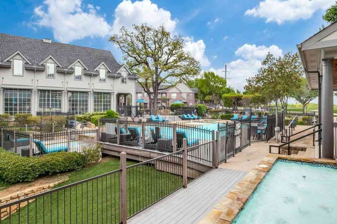 Cross Creek At Grapevine Ranch Apartments - Grapevine Tx 76051