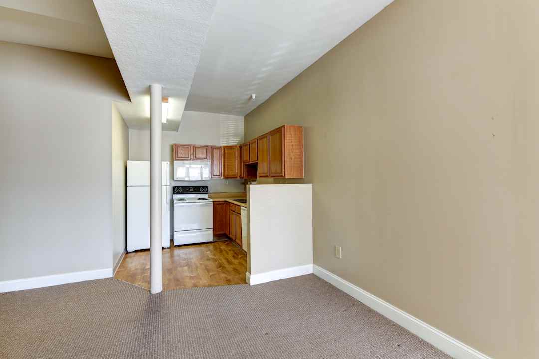 Central Hotel Apts Age 55 And Over 10 Public Sq Galion Oh Apartments For Rent Rent Com
