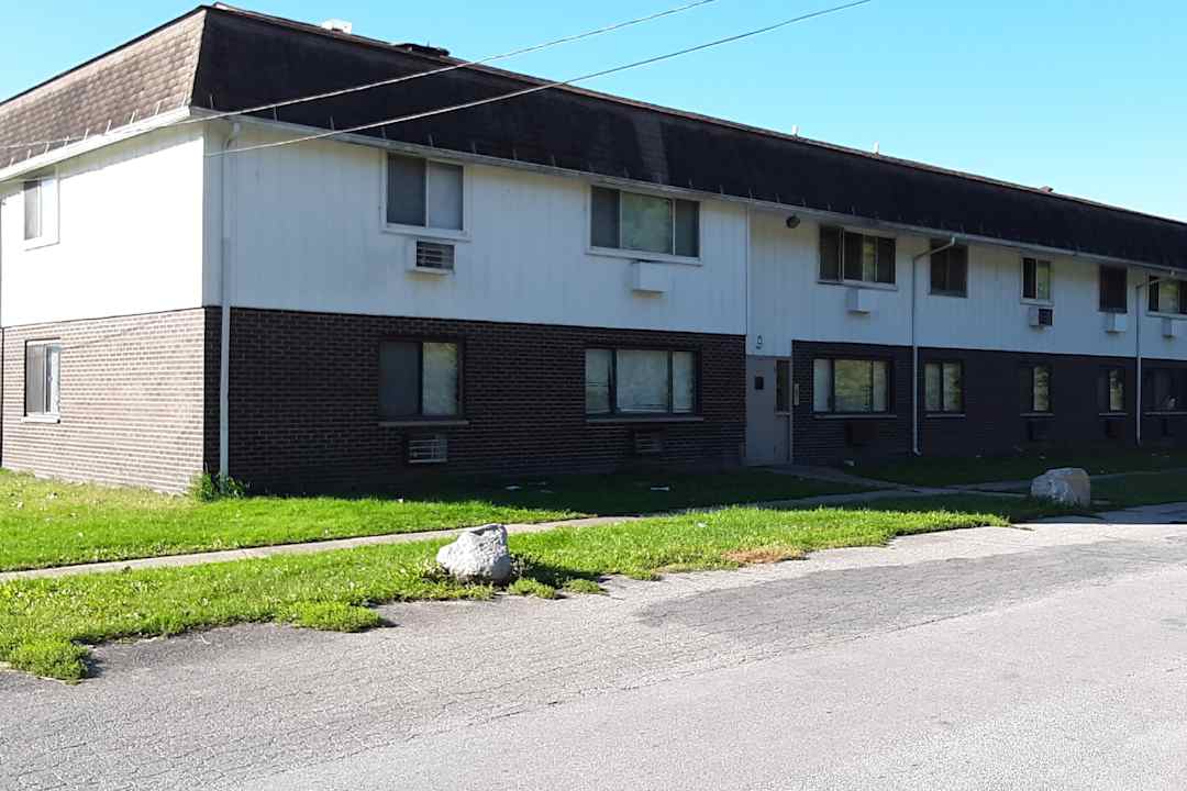 green meadow apartments danville il 61832