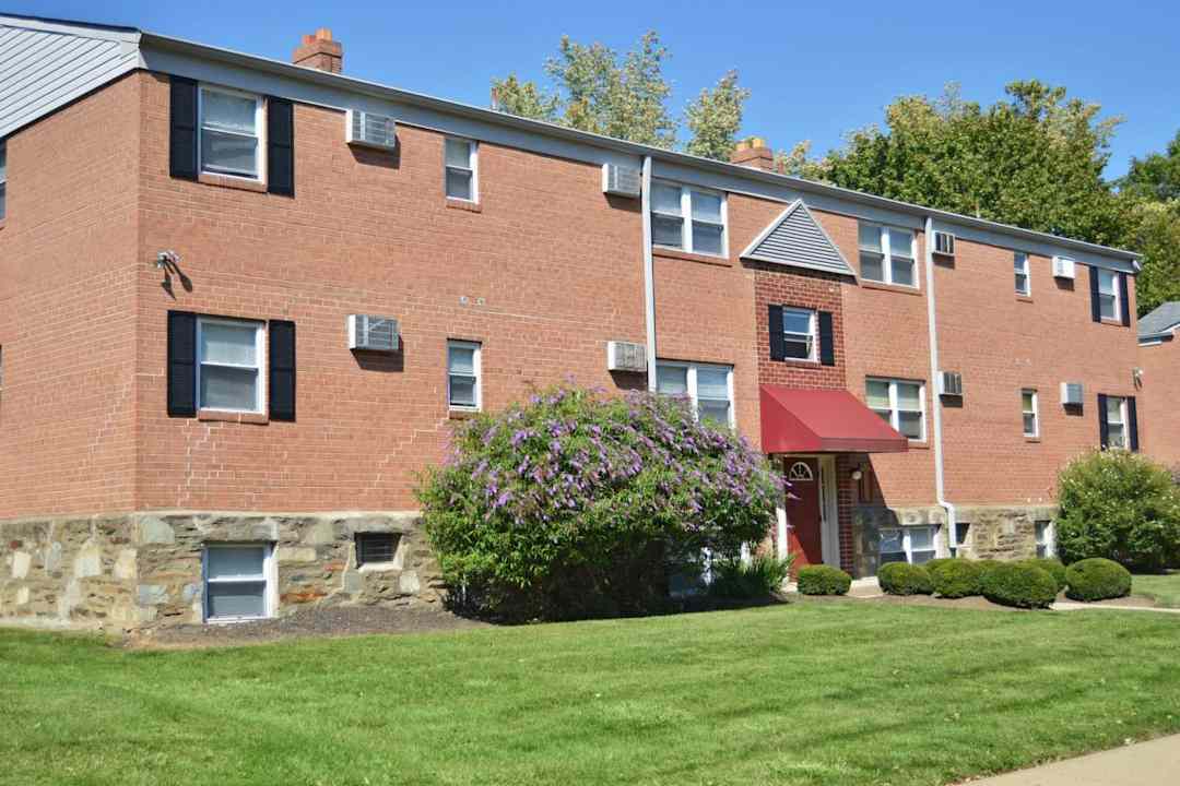 cedar glen apartments 9140 old bustleton ave philadelphia pa apartments for rent rent com