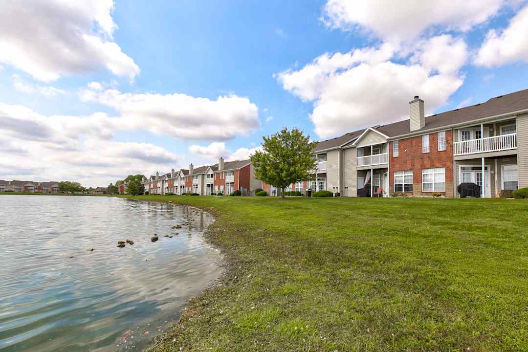 Lakeshore Apartments 727 Beachfront Dr Evansville In Apartments For Rent Rent Com