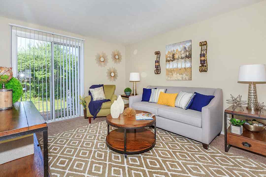 860 East Apartments Townhomes 860 Deerfield Blvd Cincinnati Oh Apartments For Rent Rent Com