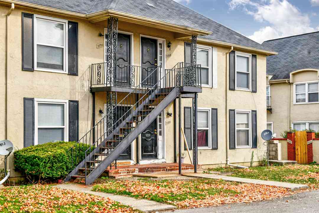 The Villas 5803 Avenue Chateau Du Nord Columbus Oh Apartments For Rent Rent Com